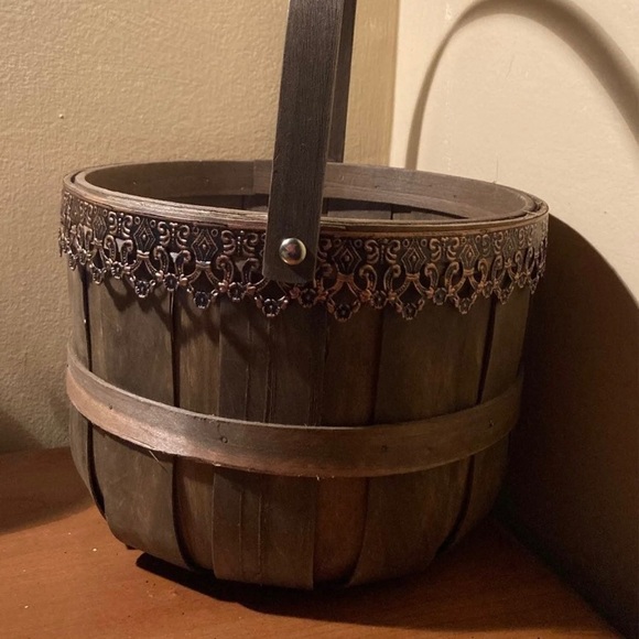 Harvest Bushel Basket NEW Wooden Handle Ornate 6.5 x 9 x 12.5 inches - Picture 7 of 11
